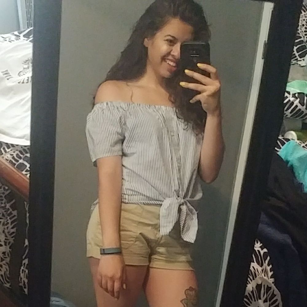 Meet your Posher, Yolie